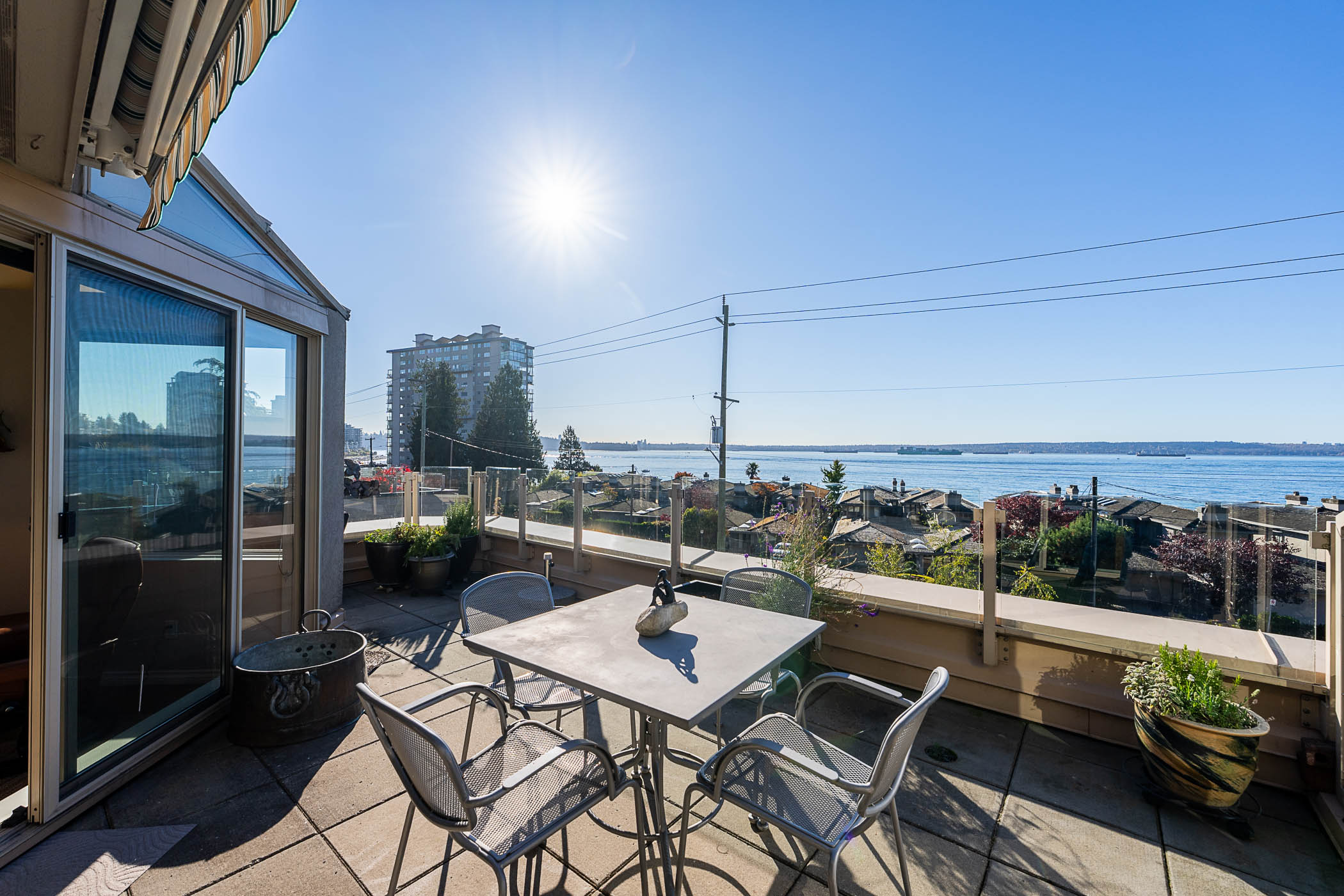 #201 - 2433 Bellevue Avenue